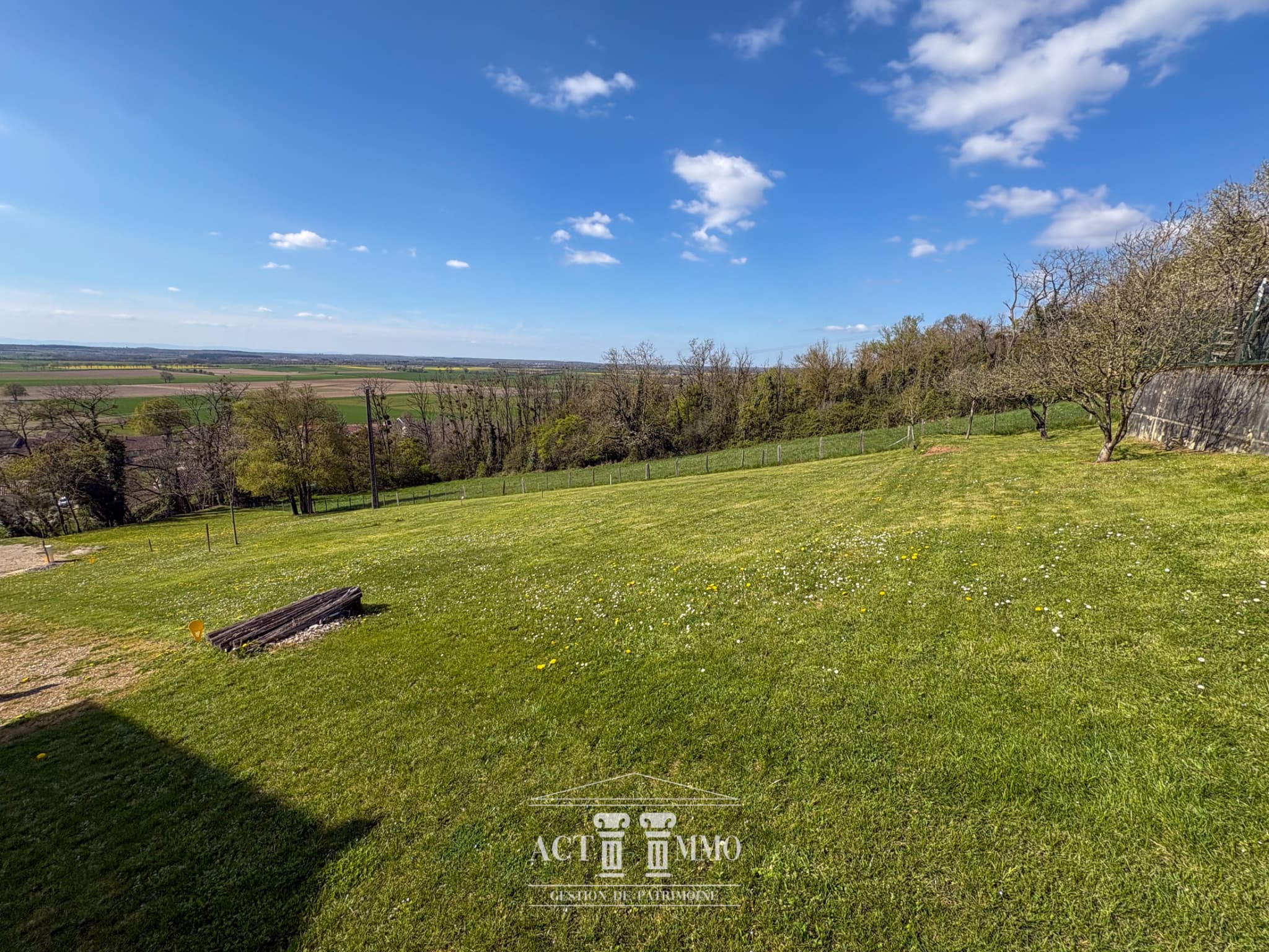 Terrain de 845m2